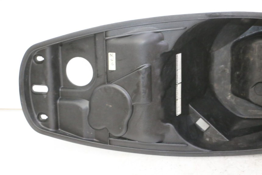 photo de SITZBANKABDECKUNG PEUGEOT TWEET 4T 50 (2018 - 2020)