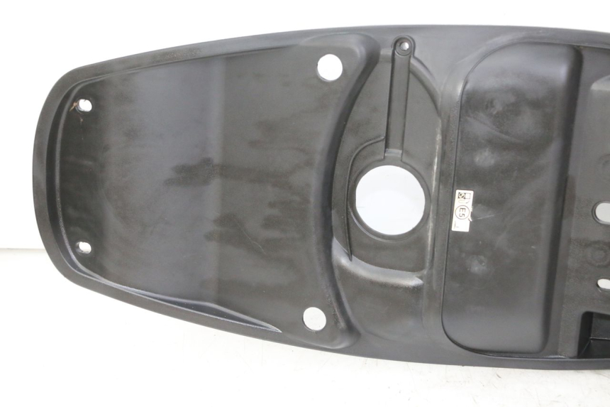 photo de HELMFACH PEUGEOT TWEET PRO CARGO 50 (2018 - 2020) - Details der Befestigungspunkte