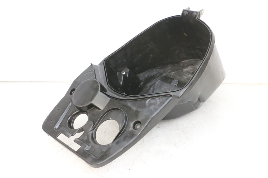 photo de HELMFACH PEUGEOT VIVACITY 100 (1999 - 2008) - Details der Befestigungspunkte