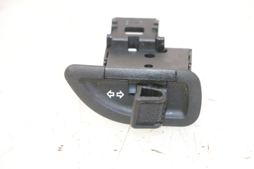 photo de BLINKER SCHALTER PIAGGIO MP3 HPE 310 (2024 - 2025)