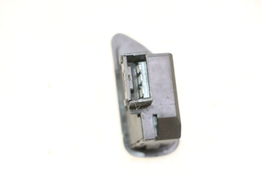 photo de BLINKER SCHALTER PIAGGIO MP3 HPE 310 (2024 - 2025)