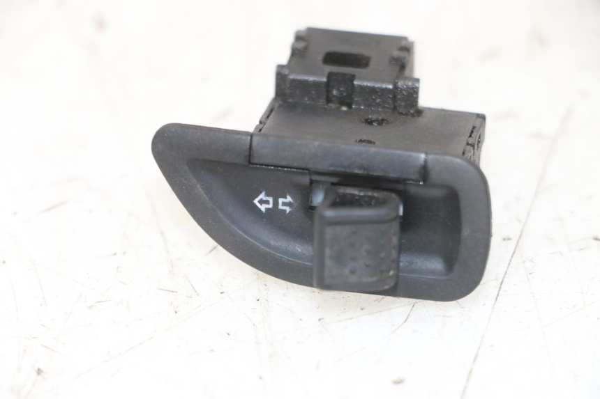 photo de BLINKER SCHALTER PIAGGIO MP3 LT 300 (2010 - 2016)
