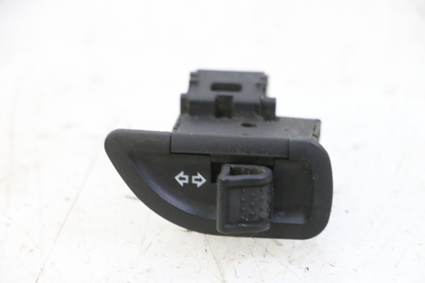 photo de BLINKER SCHALTER PIAGGIO MP3 500 (2014 - 2016)