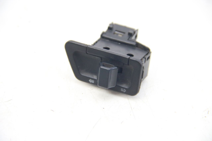 photo de BLINKERHEBEL SUZUKI SIXTEEN 125 (2008 - 2010)