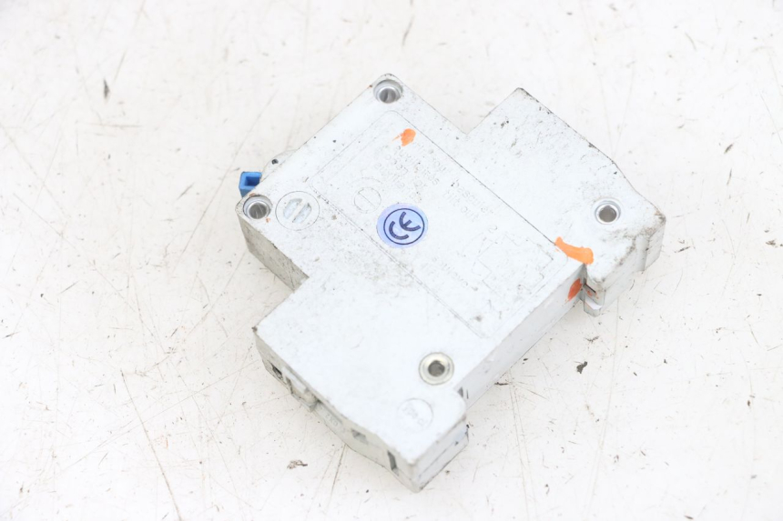 photo de SCHALTER ON OFF EFUN PUSA 1 - Zoom auf Gebrauchszustand