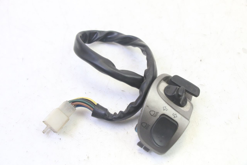 photo de RECHTS SCHALTER QUADRO 4 4D 350 (2015 - 2018)