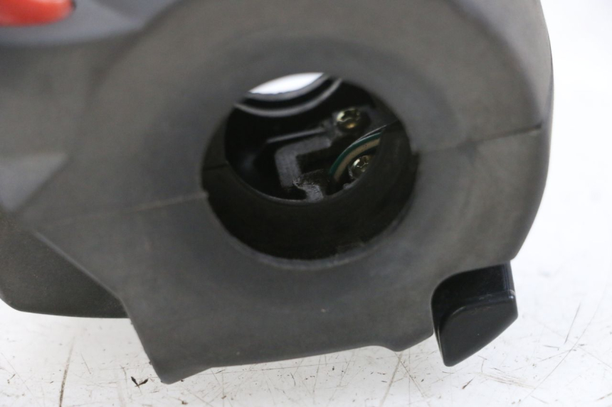 photo de RECHTS SCHALTER ADIVA AD3 300 (2014 - 2020)