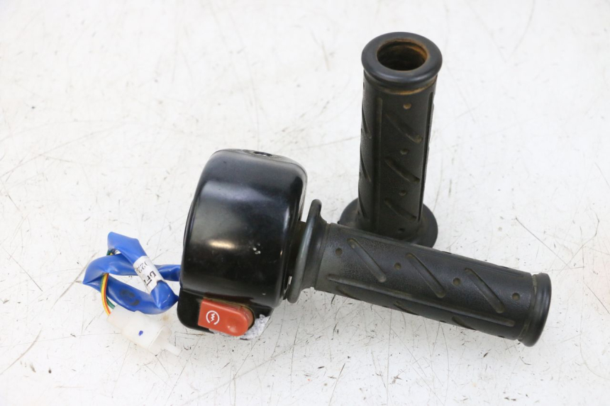 photo de RECHTER LENKERHEBEL KYMCO AGILITY 4T 50 (2018 - 2022) - Hauptansicht