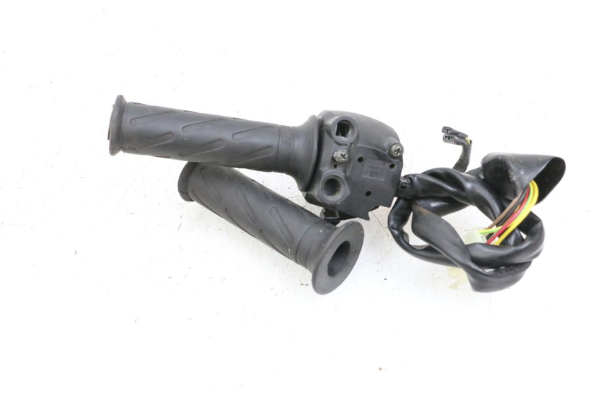 photo de RECHTS SCHALTER MAG POWER BOMBERS 4T 50 (2016 - 2026) - Zoom auf Gebrauchszustand