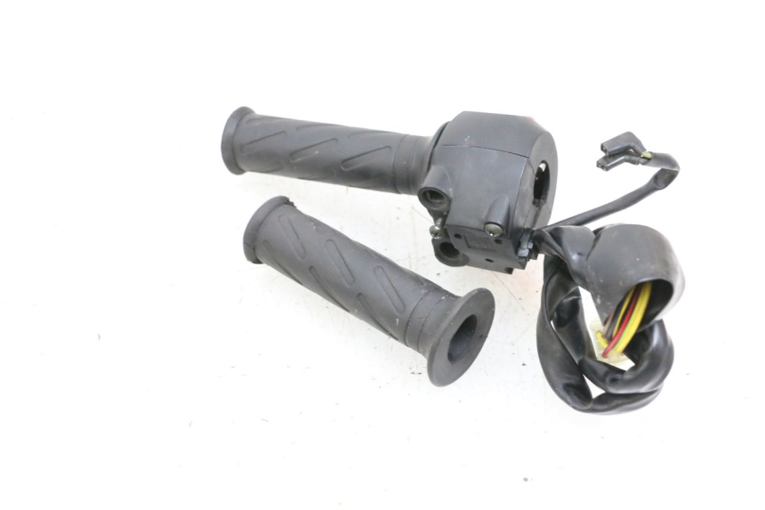 photo de RECHTS SCHALTER MAG POWER BOMBERS 4T 50 (2016 - 2026) - Technische Nahaufnahme