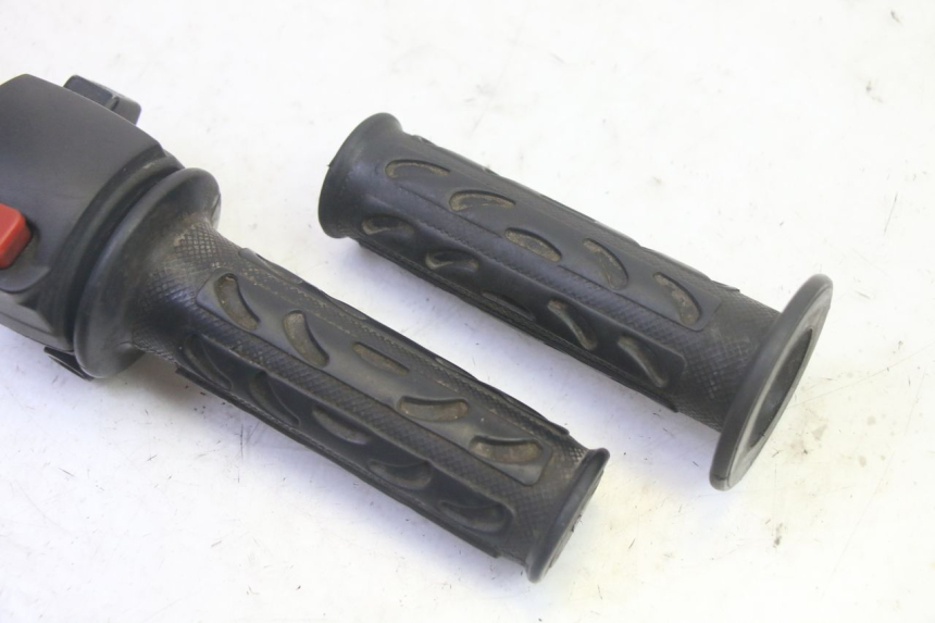 photo de RECHTER LENKERHEBEL MBK BOOSTER SPIRIT 50 (2004 - 2017) - Zoom auf Gebrauchszustand