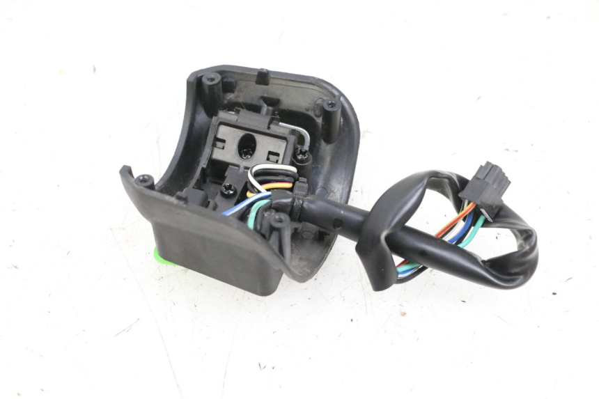 photo de RECHTS SCHALTER SEGWAY NINEBOT E125S 1 (2022 - 2026) - Technische Nahaufnahme