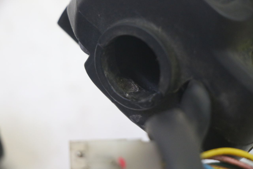 photo de RECHTER LENKERHEBEL PEUGEOT ELYSEO 125 (1999 - 2004) - Technische Nahaufnahme