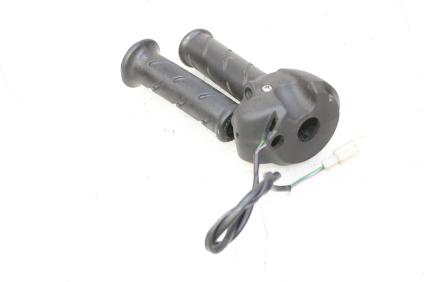 photo de RECHTER LENKERHEBEL PEUGEOT ELYSTAR 50 (2002 - 2014)