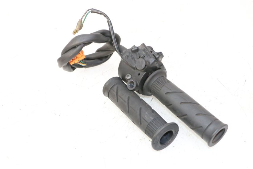 photo de RECHTER LENKERHEBEL HONDA FES S-WING SWING ABS 125 (2007 - 2015)