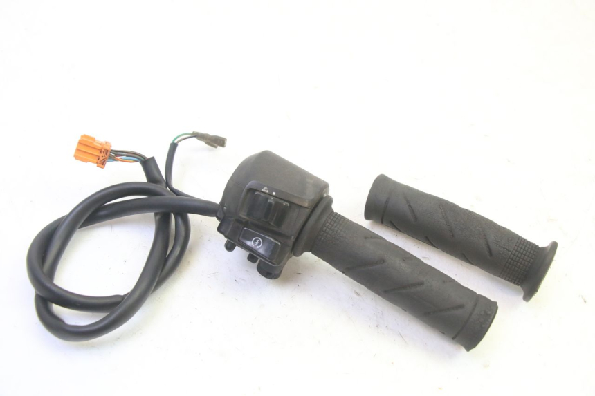 photo de RECHTER LENKERHEBEL HONDA FES S-WING SWING ABS 125 (2007 - 2015)