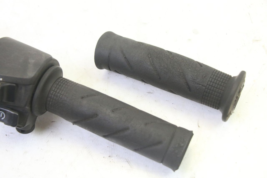 photo de RECHTER LENKERHEBEL HONDA FES S-WING SWING ABS 125 (2007 - 2015)