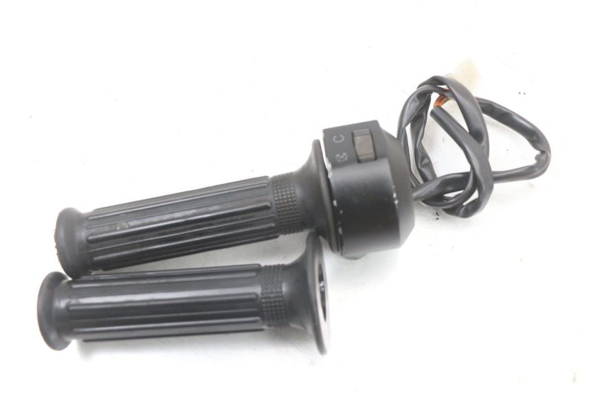 photo de RECHTER LENKERHEBEL HYOSUNG GF 125 (2001 - 2005)