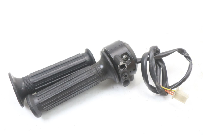 photo de RECHTER LENKERHEBEL HYOSUNG GF 125 (2001 - 2005)