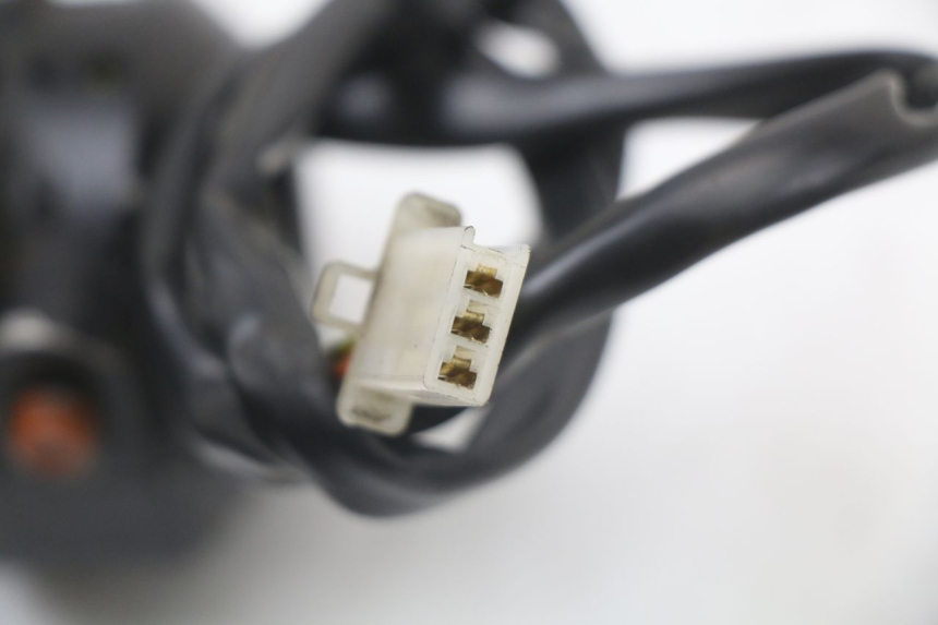 photo de RECHTER LENKERHEBEL HYOSUNG GF 125 (2001 - 2005)