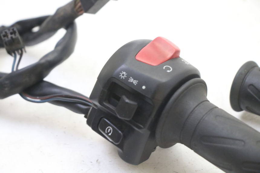 photo de RECHTSKOMMUTATOR SUZUKI GS GSE 500 (2001 - 2003)