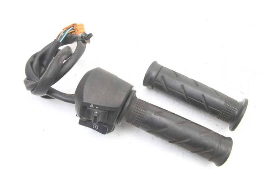 photo de RECHTER LENKERHEBEL HONDA FES S-WING SWING ABS 125 (2007 - 2015)