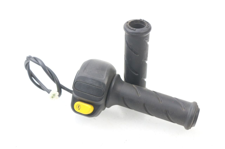 photo de RECHTS SCHALTER PEUGEOT JET FORCE CARBU 50 (2003 - 2016)