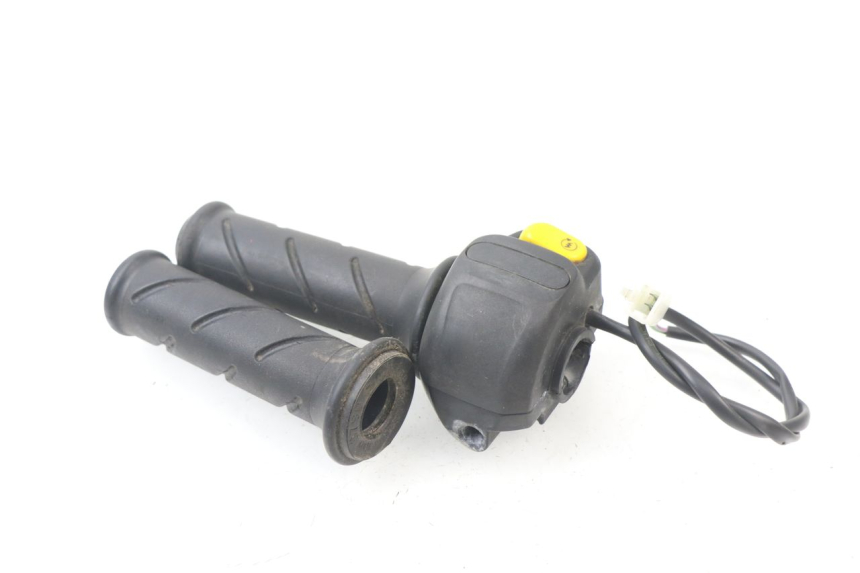 photo de RECHTS SCHALTER PEUGEOT JET FORCE CARBU 50 (2003 - 2016)