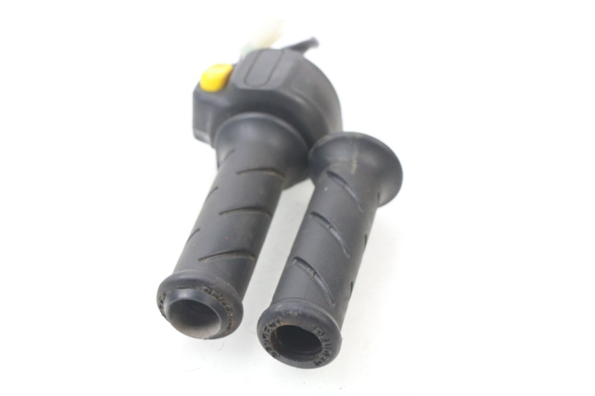 photo de RECHTS SCHALTER PEUGEOT JET FORCE CARBU 50 (2003 - 2016)