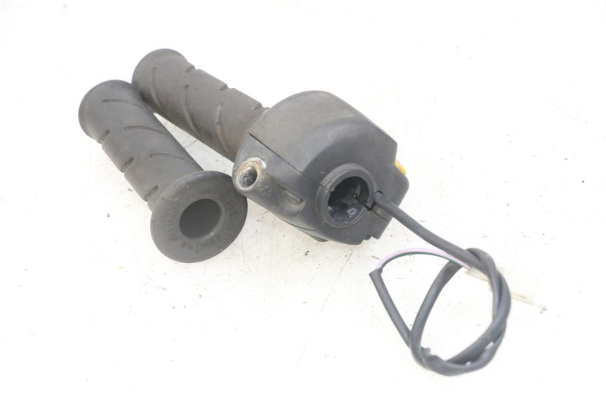 photo de RECHTS SCHALTER PEUGEOT JET FORCE CARBU 50 (2003 - 2016)