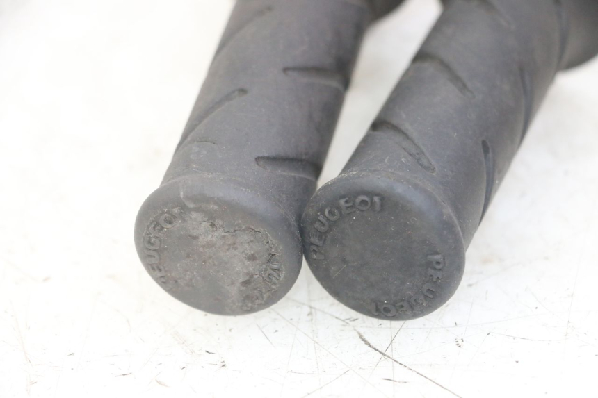 photo de RECHTS SCHALTER PEUGEOT JET FORCE CARBU 50 (2003 - 2016)