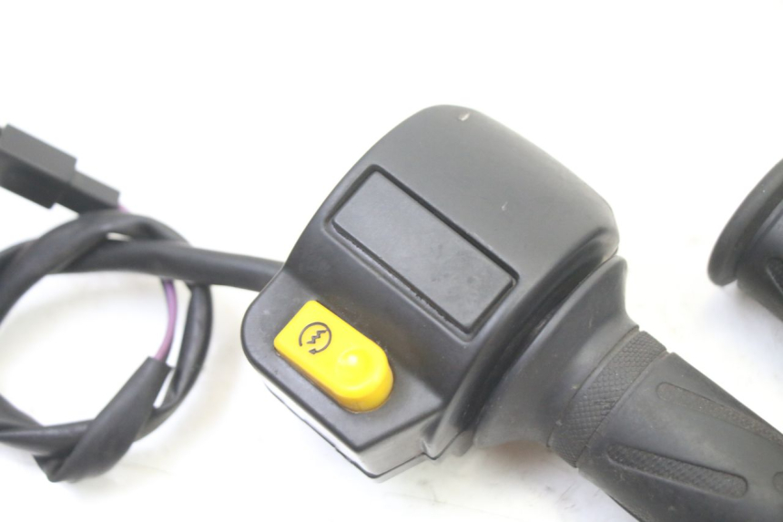 photo de RECHTER LENKERHEBEL PEUGEOT KISBEE 2T 50 (2010 - 2017)
