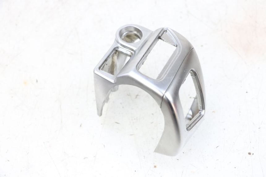 photo de RECHTS SCHALTER PIAGGIO MP3 HPE 300 (2019 - 2026) - Details der Befestigungspunkte