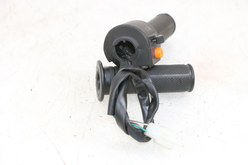 photo de RECHTS SCHALTER JM MOTORS OLDIES 4T 50 (2010 - 2020) - Alternative Perspektive