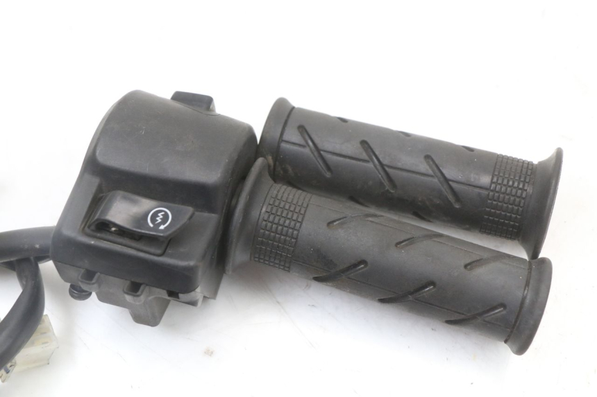 photo de RECHTER LENKERHEBEL HONDA PCX (JF47) 125 (2012 - 2013)