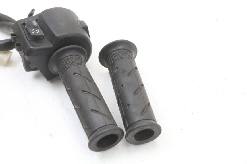 photo de RECHTER LENKERHEBEL HONDA PCX (JF47) 125 (2012 - 2013)