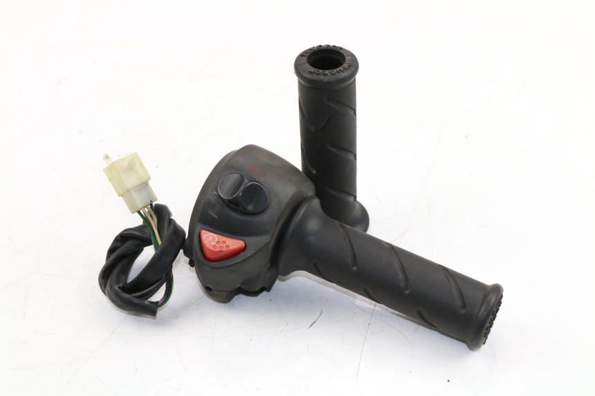 photo de RECHTER LENKERHEBEL PEUGEOT SATELIS COMPRESSOR K15 125 (2006 - 2009)