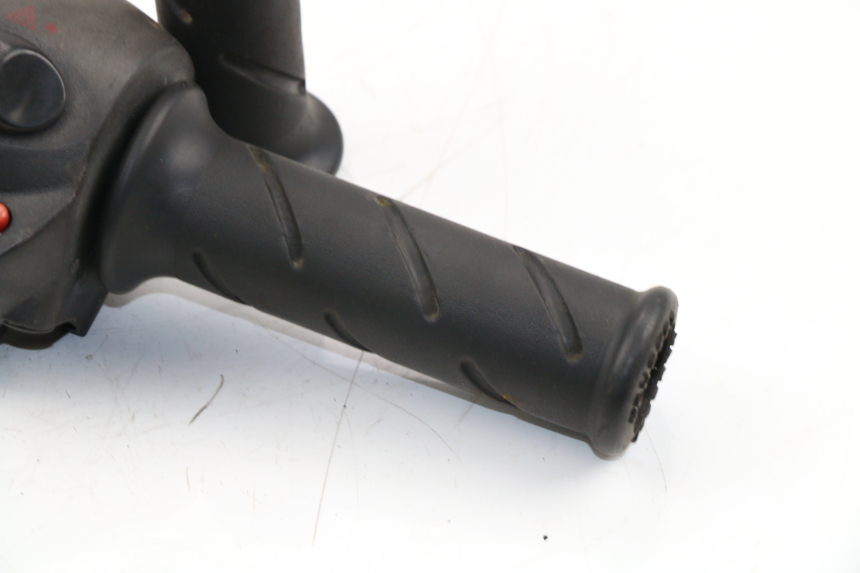 photo de RECHTER LENKERHEBEL PEUGEOT SATELIS COMPRESSOR K15 125 (2006 - 2009)