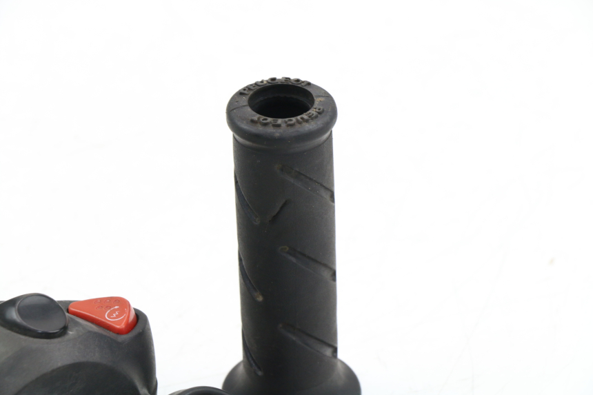 photo de RECHTER LENKERHEBEL PEUGEOT SATELIS COMPRESSOR K15 125 (2006 - 2009)