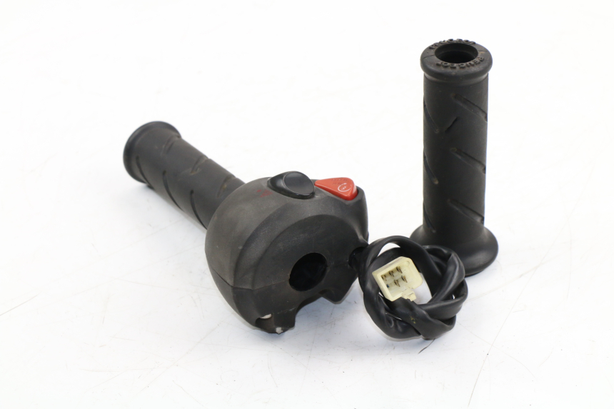 photo de RECHTER LENKERHEBEL PEUGEOT SATELIS COMPRESSOR K15 125 (2006 - 2009)