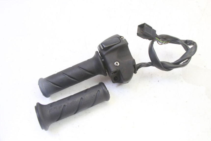 photo de RECHTS SCHALTER PEUGEOT SATELIS 125 (2013 - 2018)