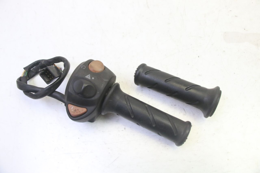 photo de RECHTS SCHALTER PEUGEOT SATELIS 125 (2013 - 2018)