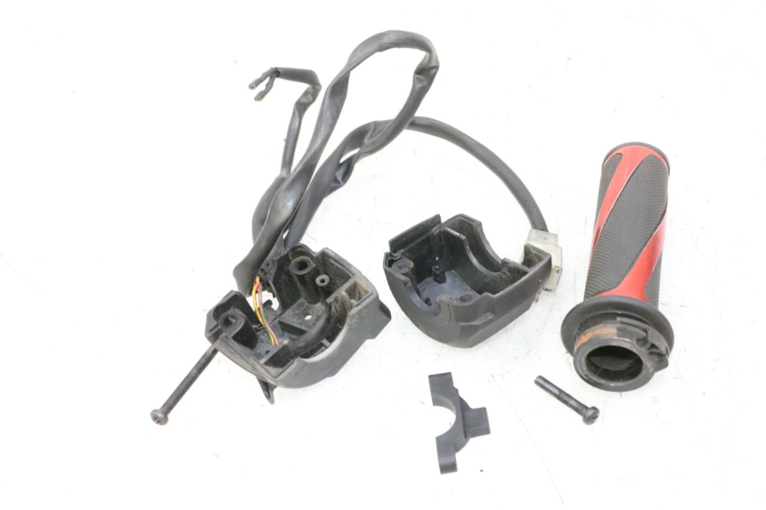 photo de RECHTS SCHALTER APRILIA SR R 2T LC 50 (2018 - 2021)