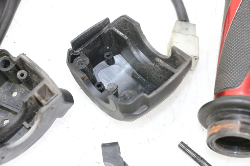 photo de RECHTS SCHALTER APRILIA SR R 2T LC 50 (2018 - 2021)