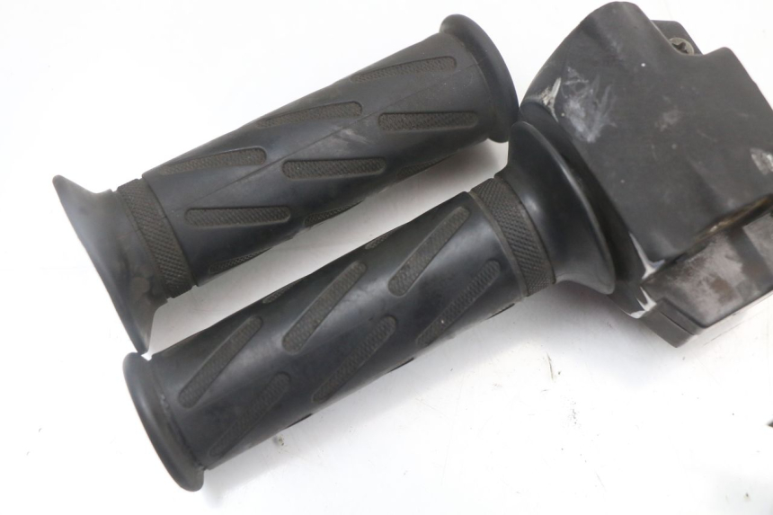 photo de RECHTS SCHALTER PEUGEOT STREETZONE 2T 50 (2014 - 2019)