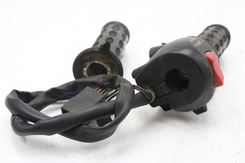 photo de RECHTS SCHALTER SUZUKI GSF S BANDIT 600 (2000 - 2004)