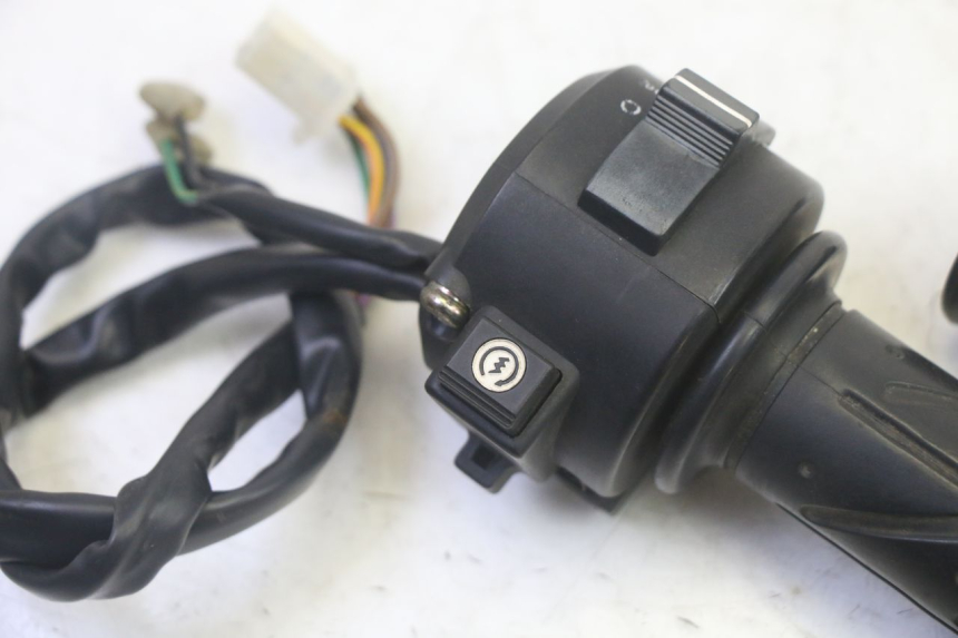 photo de RECHTER LENKERHEBEL DAELIM VJ ROADWIN FI 125 (2008 - 2017) - Zoom auf Gebrauchszustand