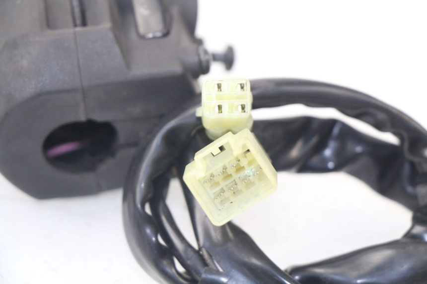 photo de RECHTS SCHALTER YAMAHA XMAX X-MAX ABS 125 (2014 - 2016) - Alternative Perspektive