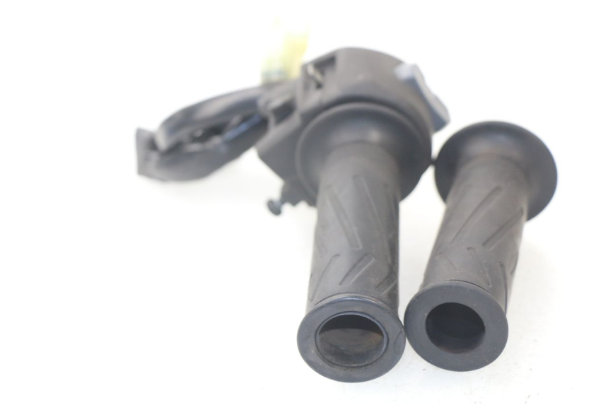 photo de RECHTS SCHALTER YAMAHA XMAX X-MAX ABS 125 (2014 - 2016) - Gesamtansicht des Produkts