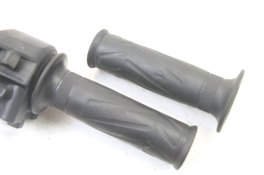 photo de RECHTER LENKERHEBEL YAMAHA X-MAX XMAX 125 (2010 - 2014)